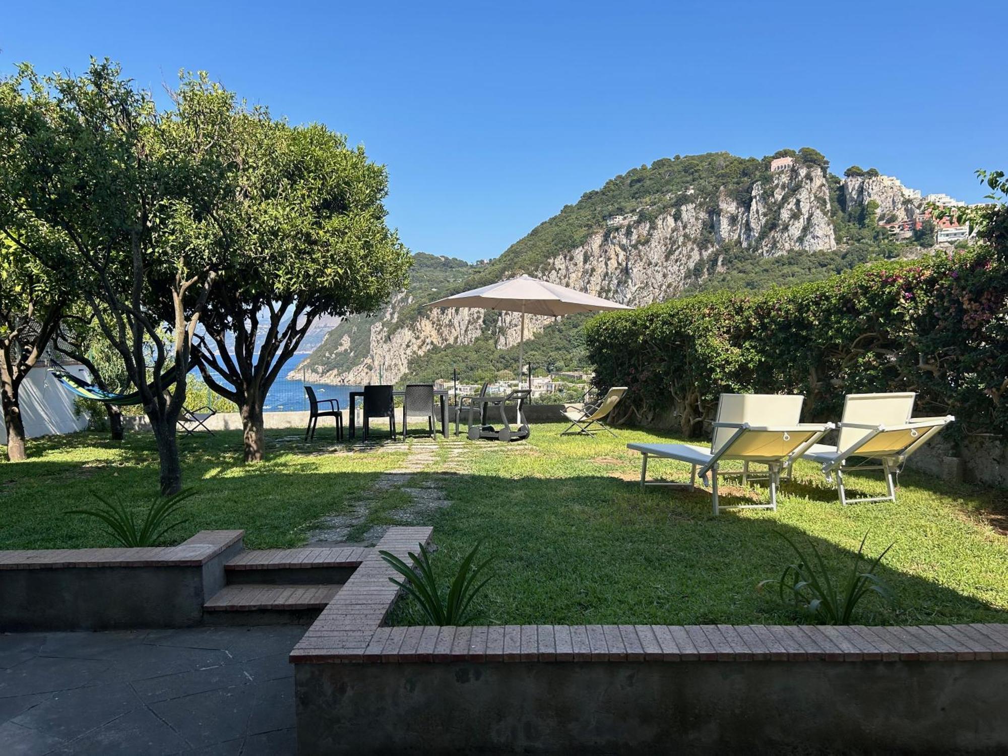 House * Capri